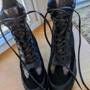 Louis Vuitton Laureate Desert Boot